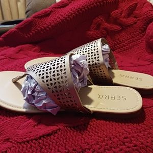 Serra flip flops sz 9/10